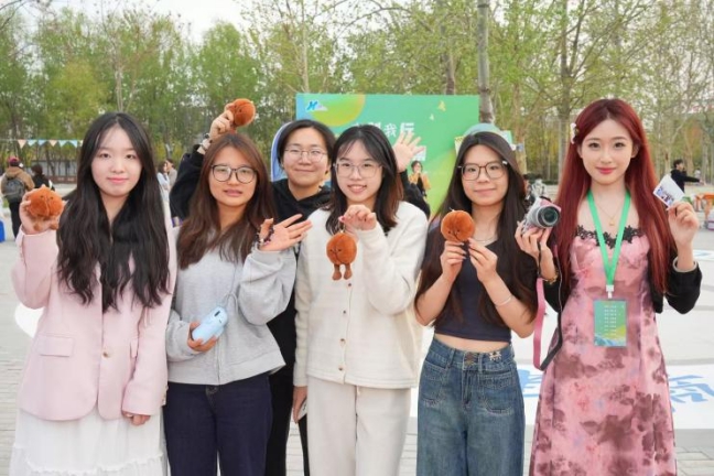 中国教育在线、北方网报道学校团队用咖啡渣蹚出三农振兴绿色路